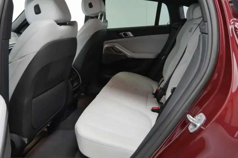 BMW X6 (Seria X) din 2025 cu 12.100 km - oferta BMW207646 - foto 11