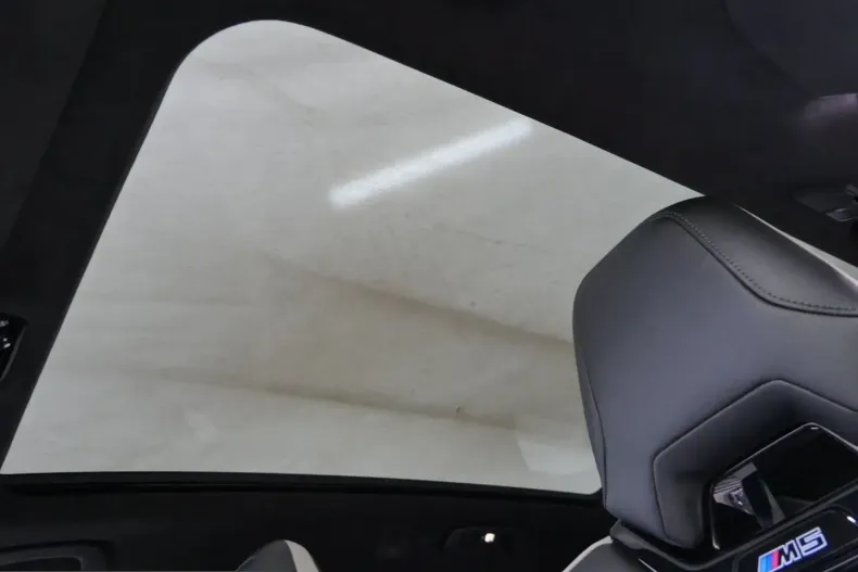 BMW M5 (Seria 5) din 2025 cu 27.436 km - oferta BMW207655 - foto 6