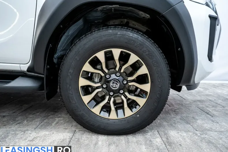 Toyota Hilux din 2024 cu 23.000 km - oferta TOY207672 - foto 28