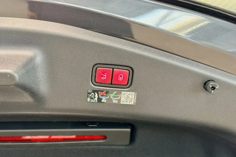 Mercedes-Benz CLE 450 (Clasa CLE) din 2025 cu 12.500 km - oferta MER207677 - foto 15