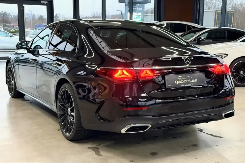 Mercedes-Benz E 220 (Clasa E) din 2025 cu 14.000 km - oferta MER207679 - foto 4