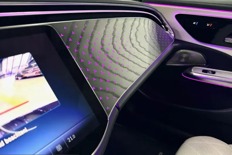 Mercedes-Benz E 220 (Clasa E) din 2025 cu 14.000 km - oferta MER207679 - foto 17