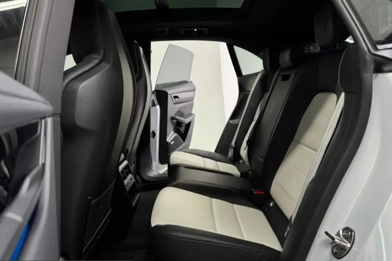 Porsche Macan din 2024 cu 36.700 km - oferta POR207680 - foto 24