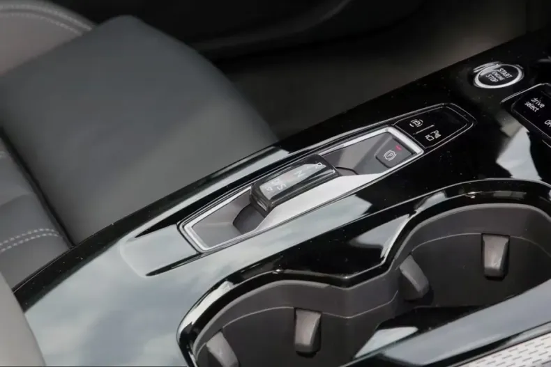 Audi A5 din 2025 cu 6.350 km - oferta AUD207682 - foto 8