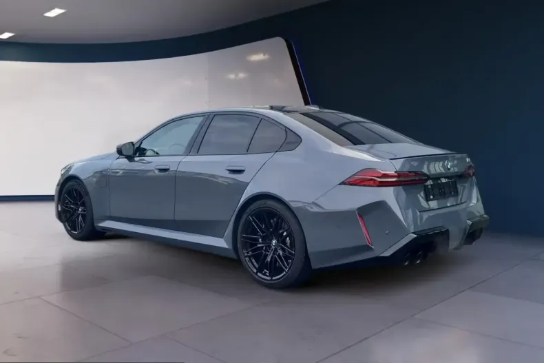 BMW M5 (Seria 5) din 2025 cu 2.208 km - oferta BMW207688 - foto 5