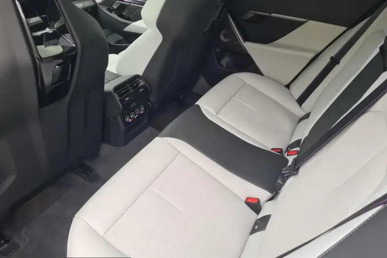 BMW M5 (Seria 5) din 2025 cu 2.208 km - oferta BMW207688 - foto 15