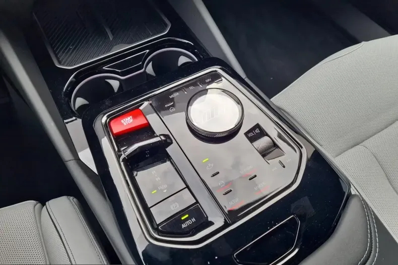 BMW M5 (Seria 5) din 2025 cu 2.208 km - oferta BMW207688 - foto 22