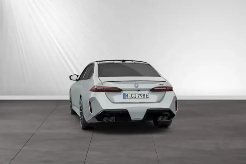 BMW M5 (Seria 5) din 2025 cu 8.700 km - oferta BMW207689 - foto 4