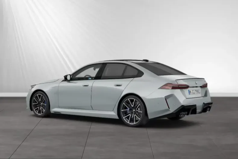 BMW M5 (Seria 5) din 2025 cu 8.700 km - oferta BMW207689 - foto 5