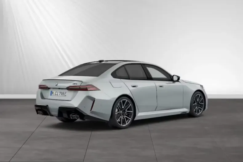 BMW M5 (Seria 5) din 2025 cu 8.700 km - oferta BMW207689 - foto 8