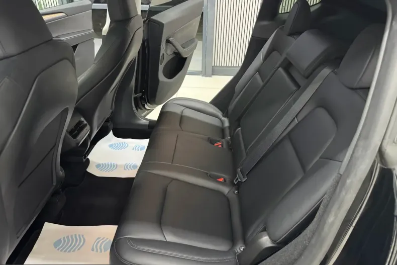 Tesla Model Y din 2023 cu 68.608 km - oferta TES207694 - foto 12