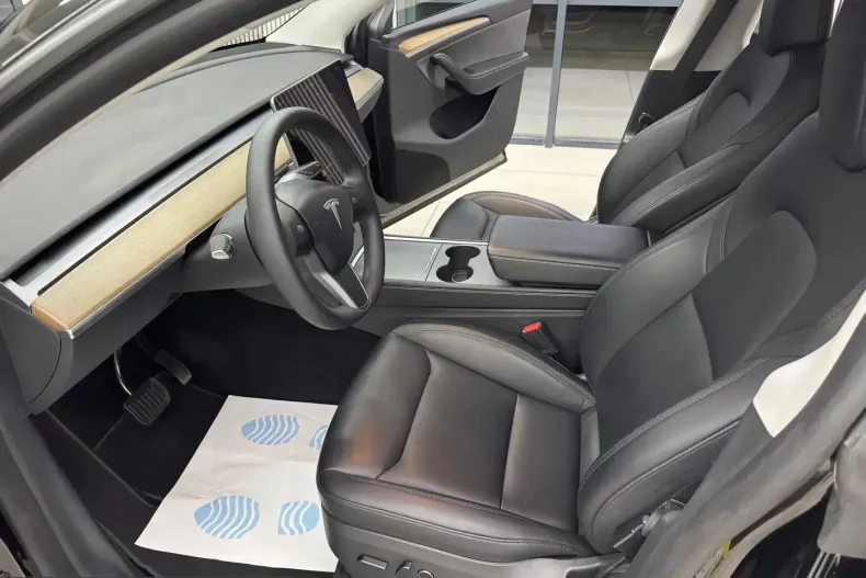 Tesla Model Y din 2023 cu 68.608 km - oferta TES207694 - foto 13