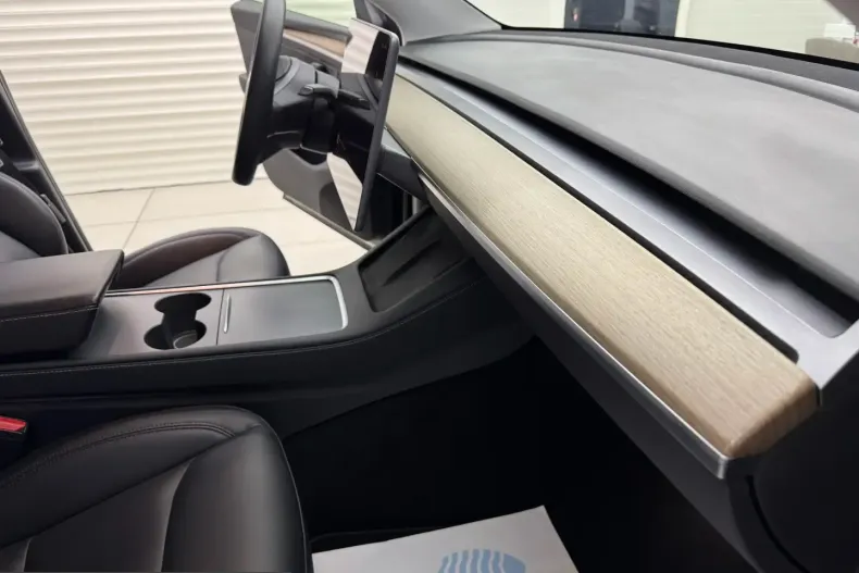 Tesla Model Y din 2023 cu 68.608 km - oferta TES207694 - foto 21