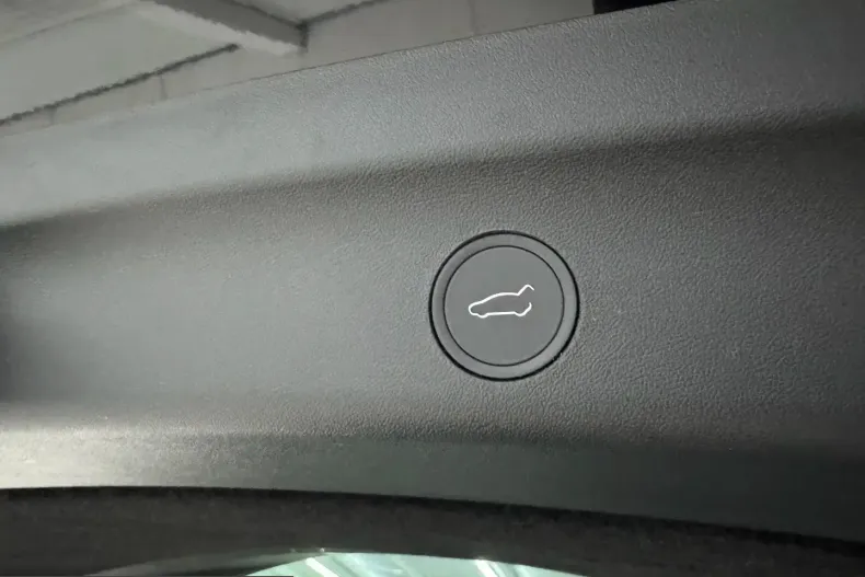 Tesla Model Y din 2023 cu 68.608 km - oferta TES207694 - foto 26