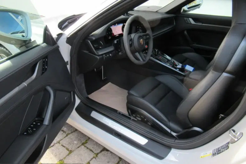 Porsche 992 din 2025 cu 8.000 km - oferta POR207700 - foto 5