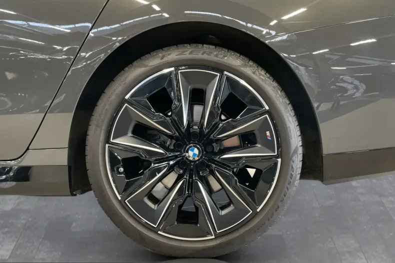 BMW 740 (Seria 7) din 2023 cu 56.523 km - oferta BMW207704 - foto 11