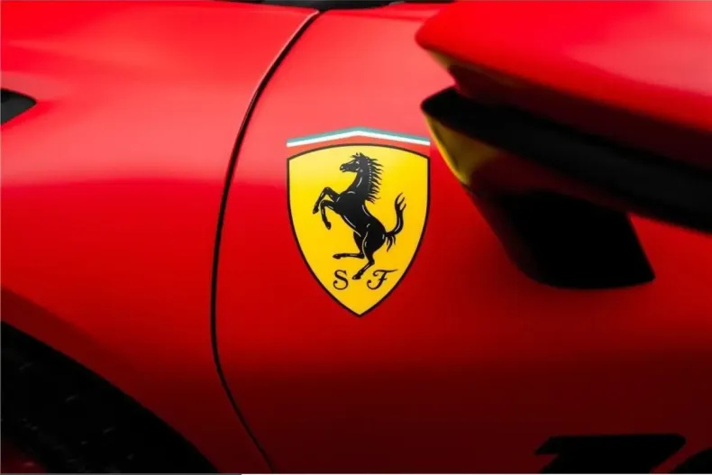 Ferrari SF90 din 2024 cu 2.500 km - oferta FER207719 - foto 13