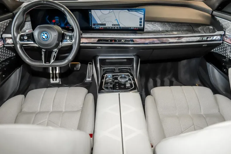 BMW i7 (Seria 7) din 2023 cu 39.800 km - oferta BMW207721 - foto 3