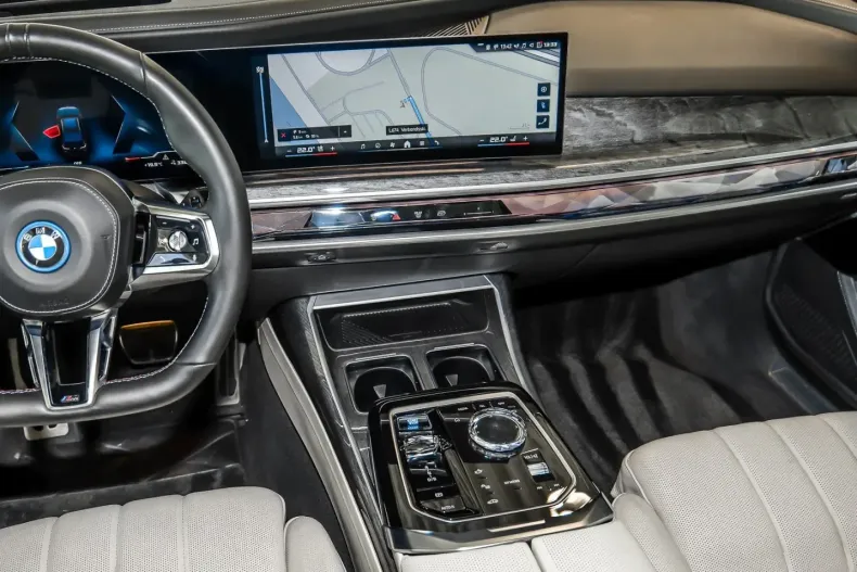 BMW i7 (Seria 7) din 2023 cu 39.800 km - oferta BMW207721 - foto 19