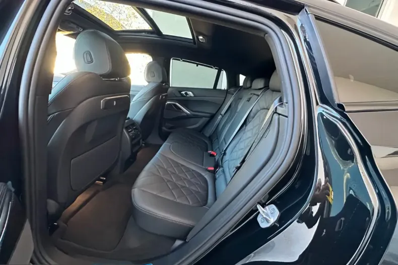 BMW X6 (Seria X) din 2025 cu 5.680 km - oferta BMW207730 - foto 17