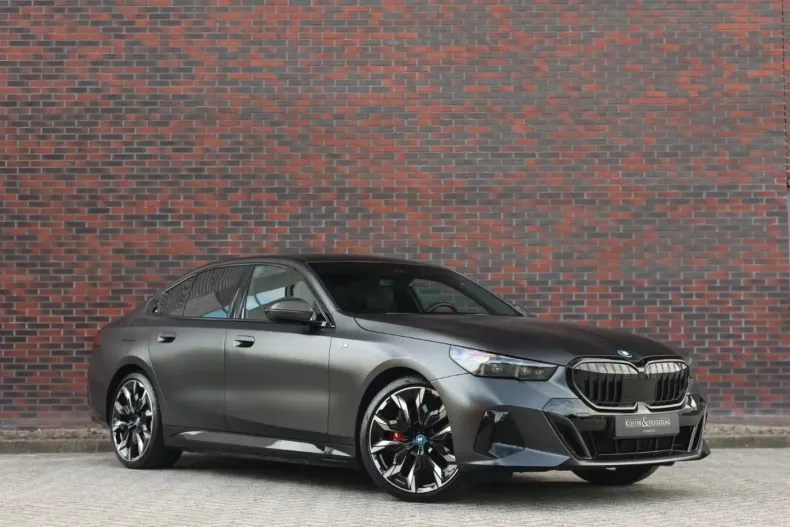 BMW 550 (Seria 5) din 2024 cu 64.350 km - oferta BMW207745 - foto 1