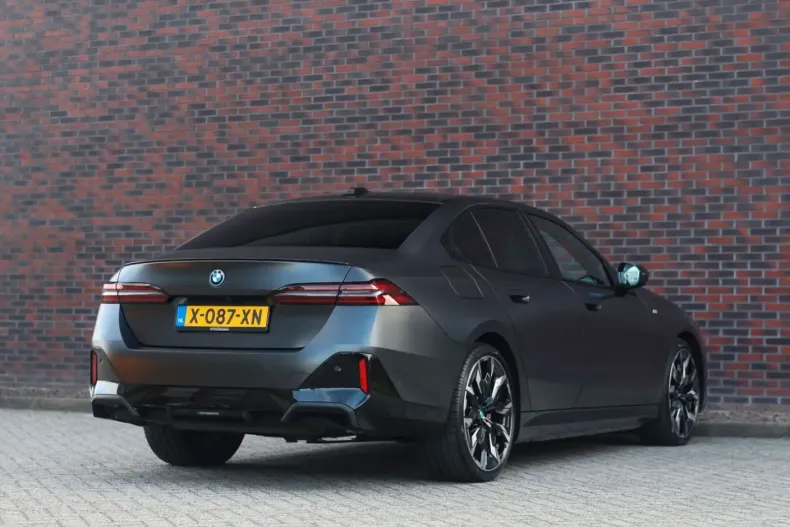 BMW 550 (Seria 5) din 2024 cu 64.350 km - oferta BMW207745 - foto 17