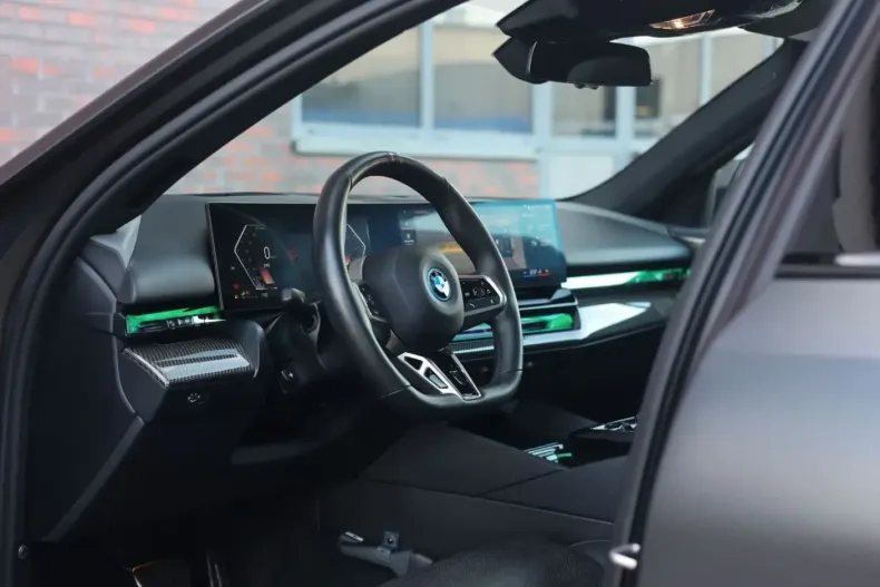 BMW 550 (Seria 5) din 2024 cu 64.350 km - oferta BMW207745 - foto 32