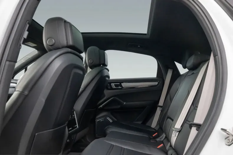 Porsche Cayenne din 2023 cu 36.990 km - oferta POR207778 - foto 16