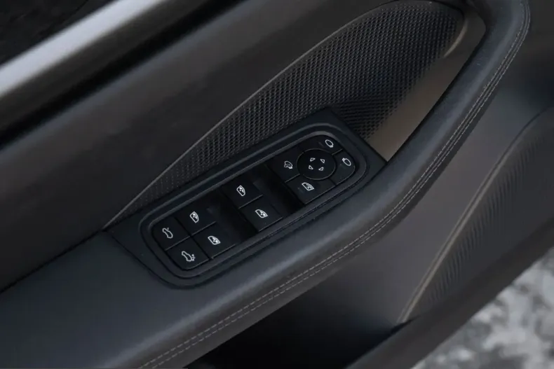 Porsche Macan din 2024 cu 27.200 km - oferta POR207779 - foto 19