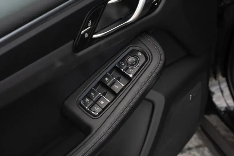 Porsche Macan din 2024 cu 28.700 km - oferta POR207782 - foto 21