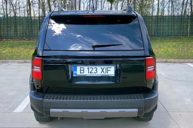 Toyota Land Cruiser din 2025 cu 18.516 km - oferta TOY207784 - foto 10