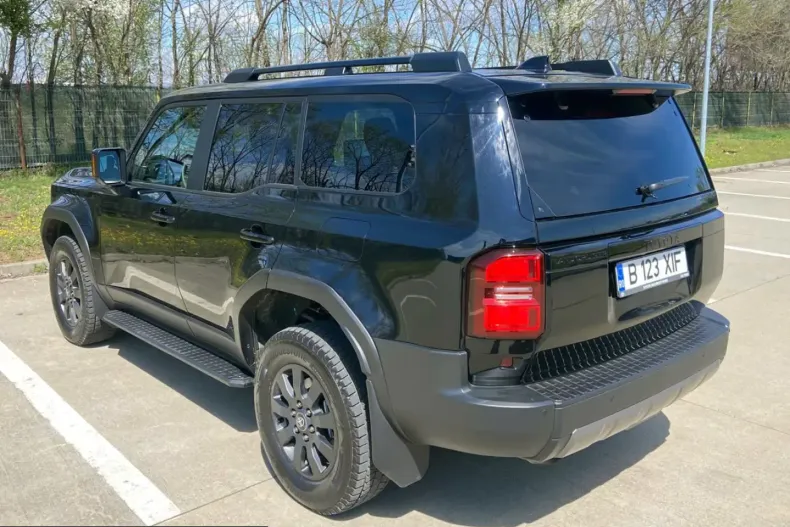 Toyota Land Cruiser din 2025 cu 18.516 km - oferta TOY207784 - foto 14