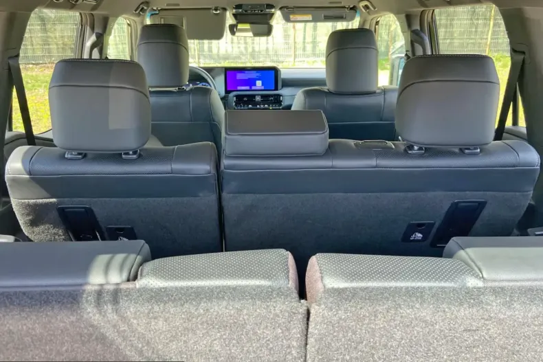 Toyota Land Cruiser din 2025 cu 18.516 km - oferta TOY207784 - foto 19