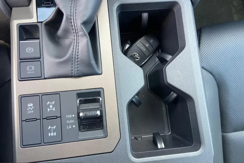 Toyota Land Cruiser din 2025 cu 18.516 km - oferta TOY207784 - foto 30