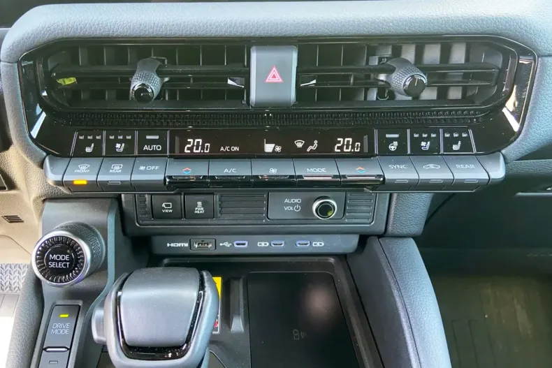 Toyota Land Cruiser din 2025 cu 18.516 km - oferta TOY207784 - foto 32