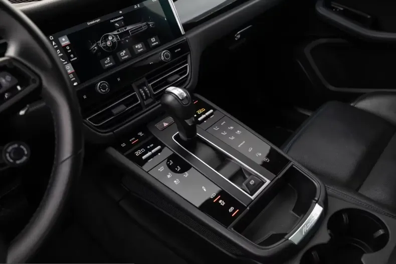 Porsche Macan din 2023 cu 76.120 km - oferta POR207785 - foto 19