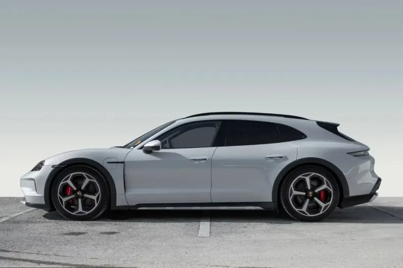 Porsche Taycan din 2024 cu 13.733 km - oferta POR207786 - foto 2