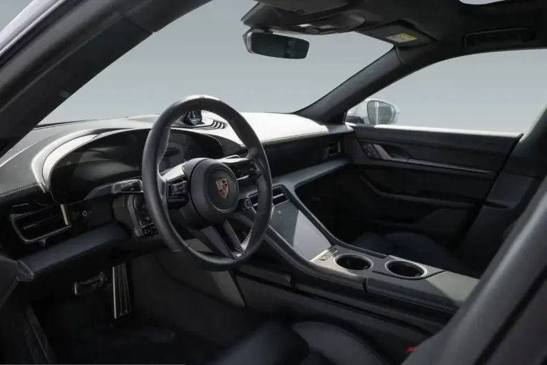 Porsche Taycan din 2024 cu 13.733 km - oferta POR207786 - foto 8