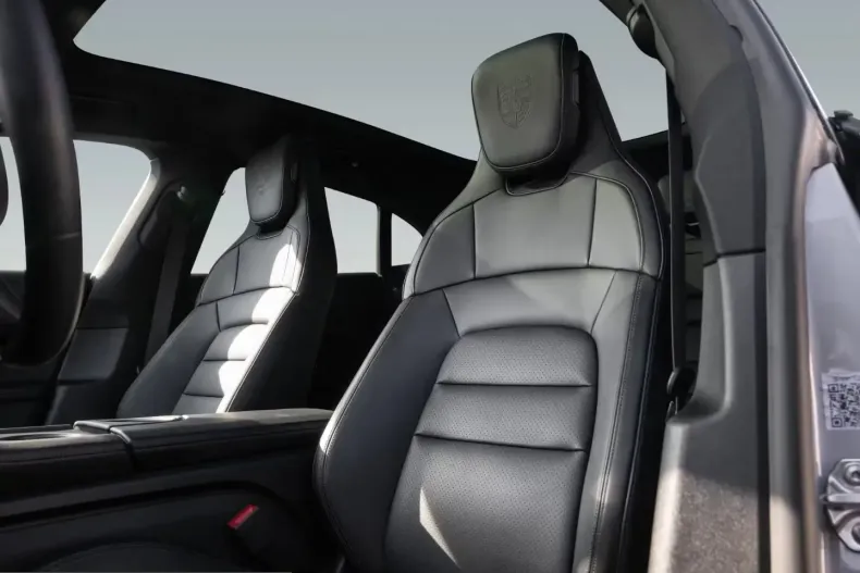 Porsche Taycan din 2024 cu 13.733 km - oferta POR207786 - foto 11