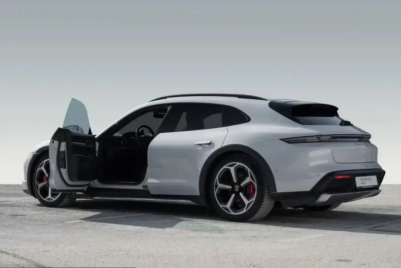 Porsche Taycan din 2024 cu 13.733 km - oferta POR207786 - foto 13