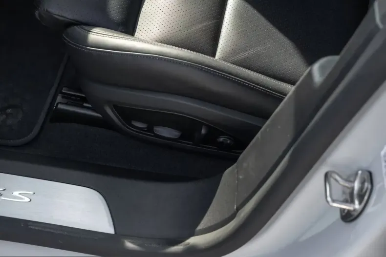 Porsche Taycan din 2024 cu 13.733 km - oferta POR207786 - foto 17