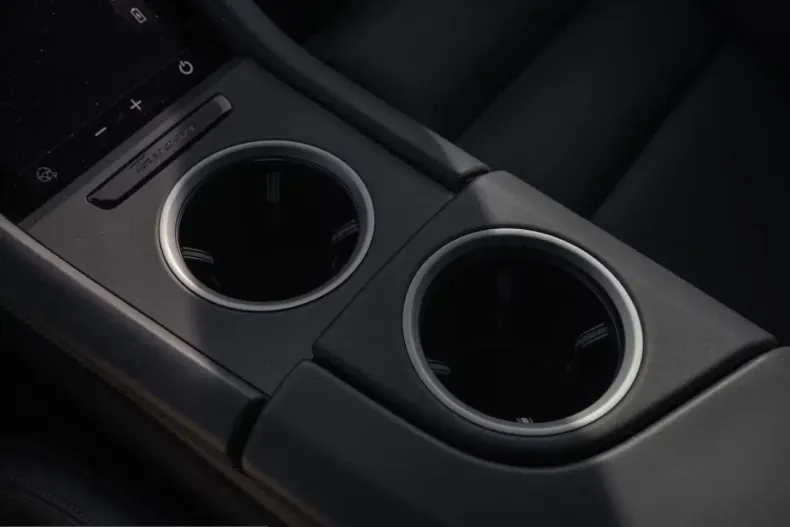 Porsche Taycan din 2024 cu 13.733 km - oferta POR207786 - foto 24