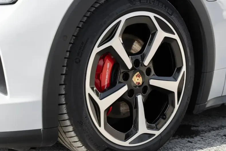 Porsche Taycan din 2024 cu 13.733 km - oferta POR207786 - foto 27