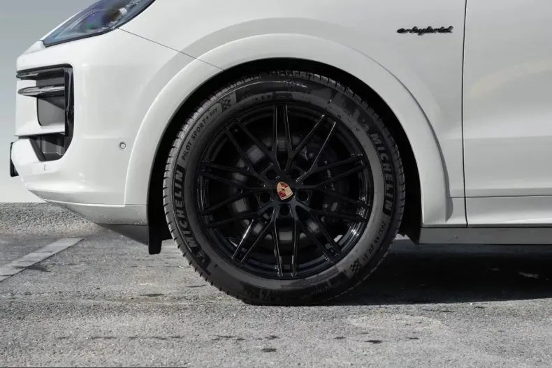 Porsche Cayenne din 2025 cu 6.504 km - oferta POR207788 - foto 3