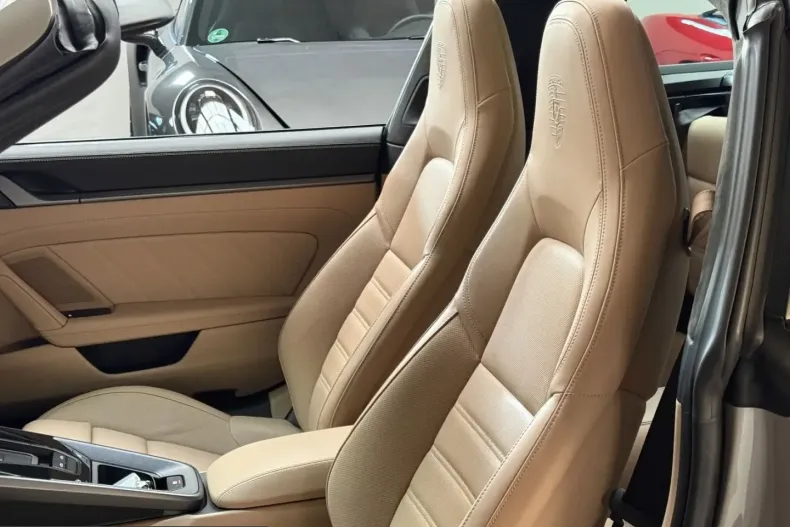 Porsche 992 din 2024 cu 14.300 km - oferta POR207796 - foto 3