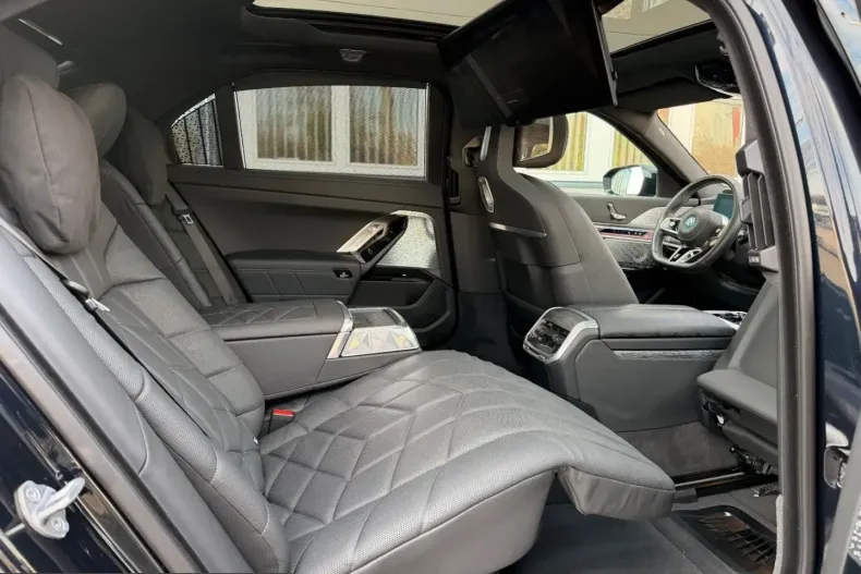 BMW i7 (Seria 7) din 2023 cu 16.528 km - oferta BMW207801 - foto 17