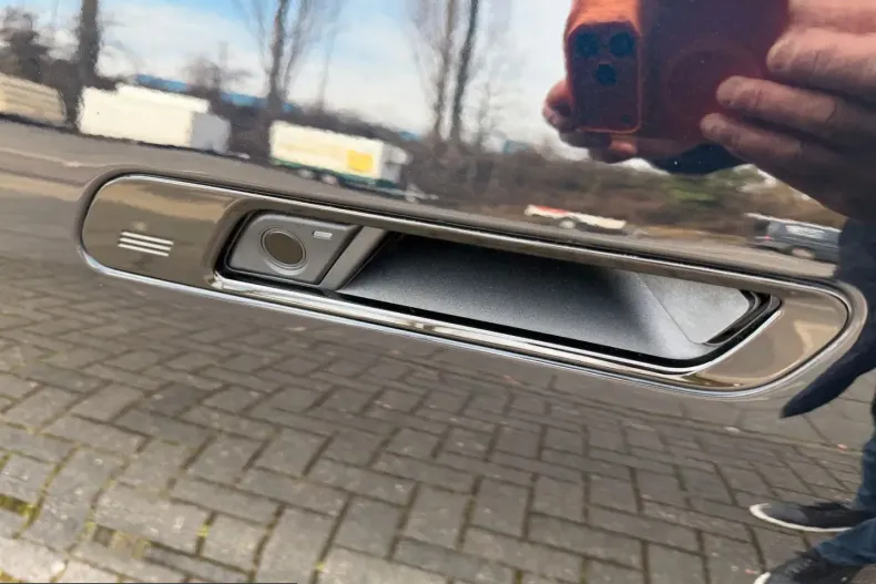 BMW i7 (Seria 7) din 2023 cu 16.528 km - oferta BMW207801 - foto 34