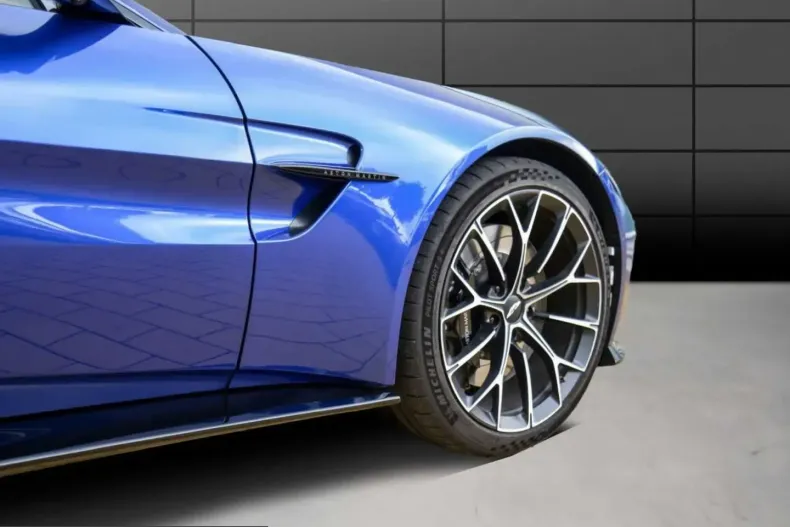 Aston Martin V8 Vantage din 2024 cu 10.499 km - oferta AST207806 - foto 5