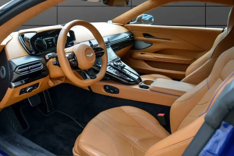 Aston Martin V8 Vantage din 2024 cu 10.499 km - oferta AST207806 - foto 8