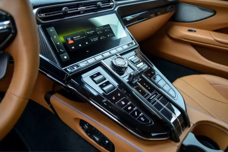 Aston Martin V8 Vantage din 2024 cu 10.499 km - oferta AST207806 - foto 16